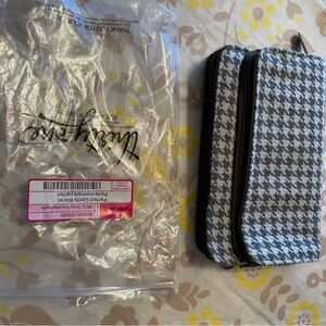 Thirty-One Houndstooth Wallet - Black and White
